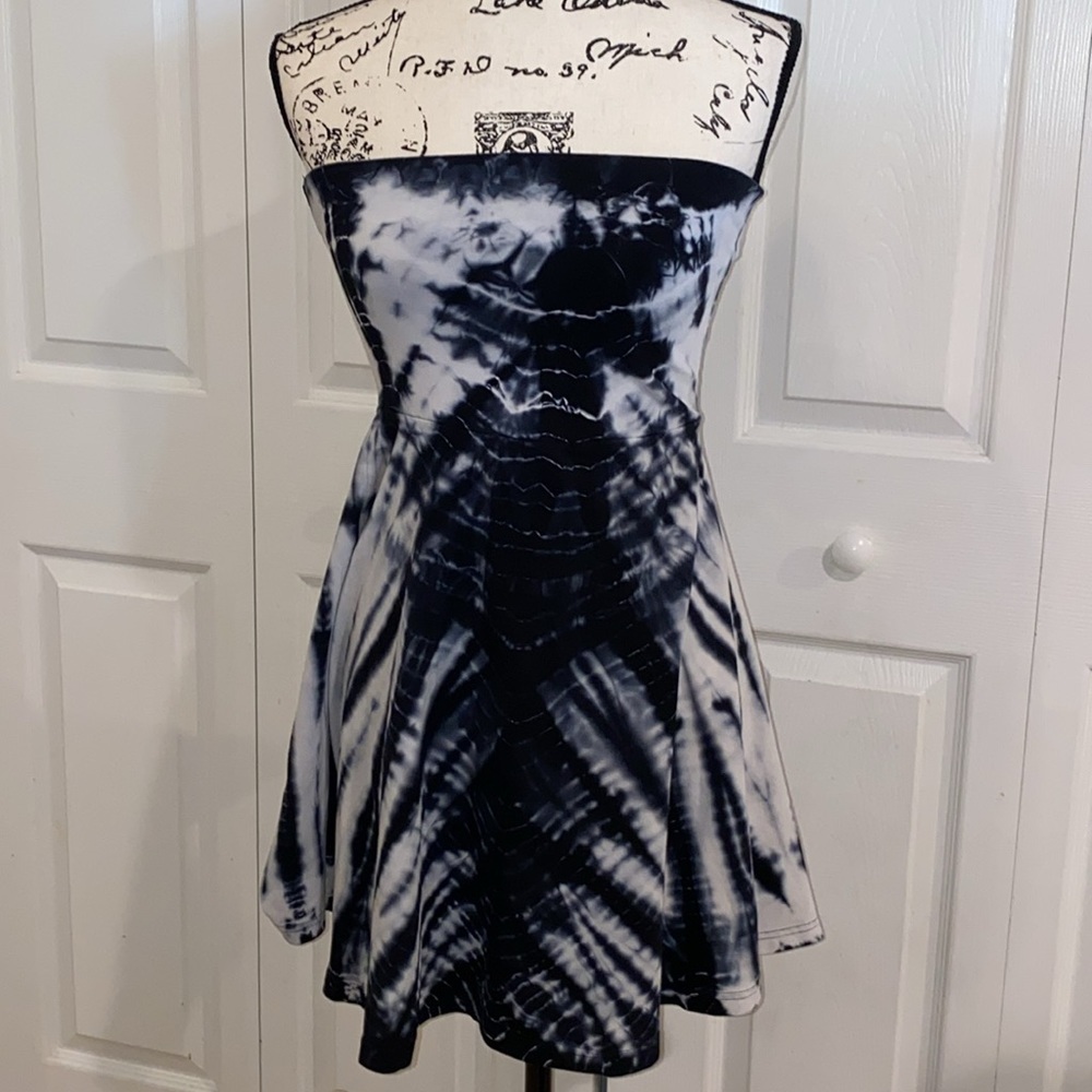 EXPRESS White and Blue Tie-Dye Strapless Skater Sundress Size Small Beach